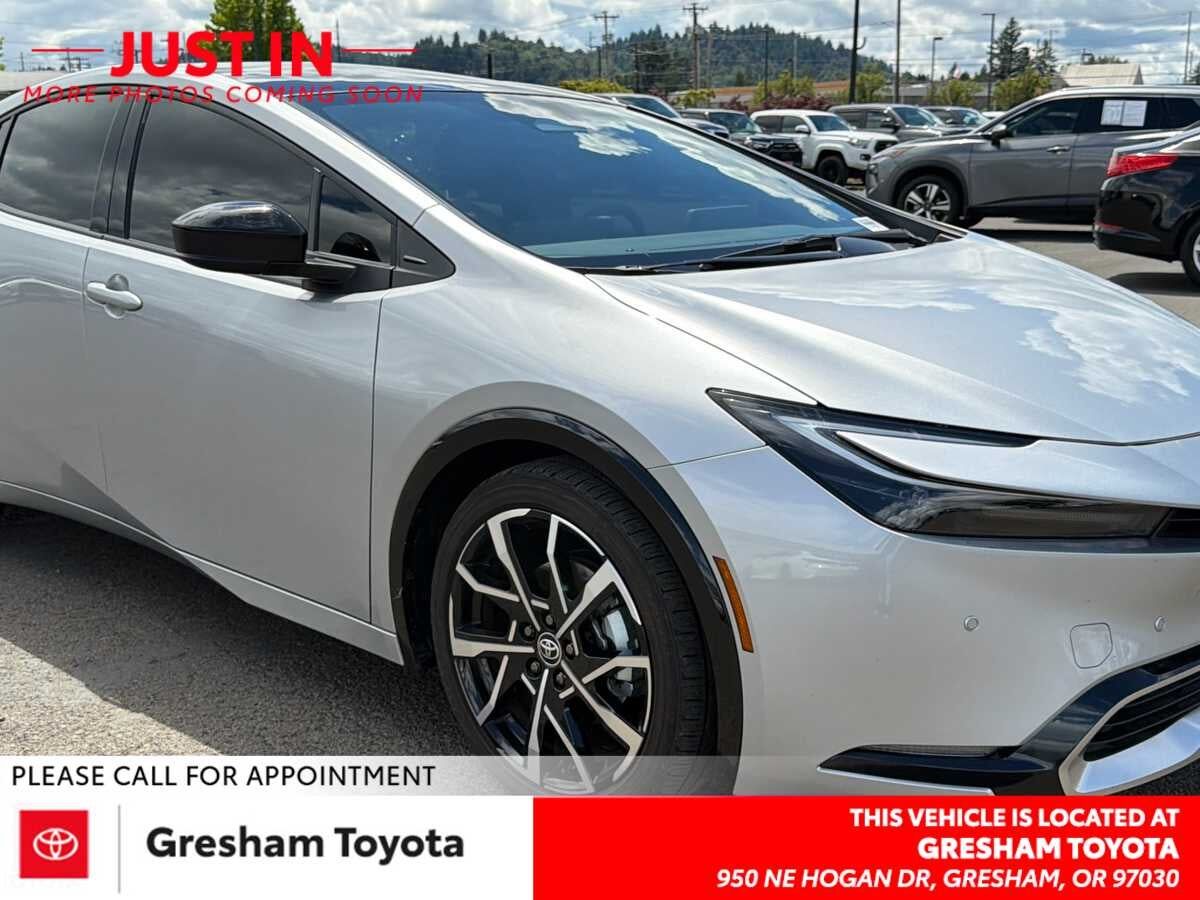 2025 TOYOTA Prius