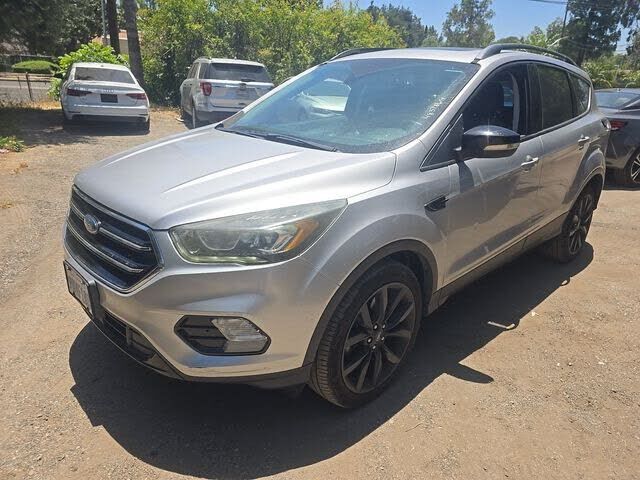 2017 FORD Escape