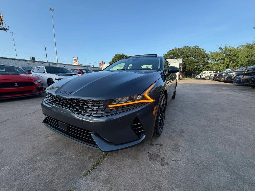 2022 KIA K5