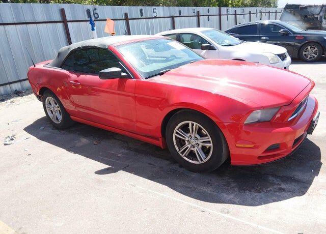 2013 FORD Mustang