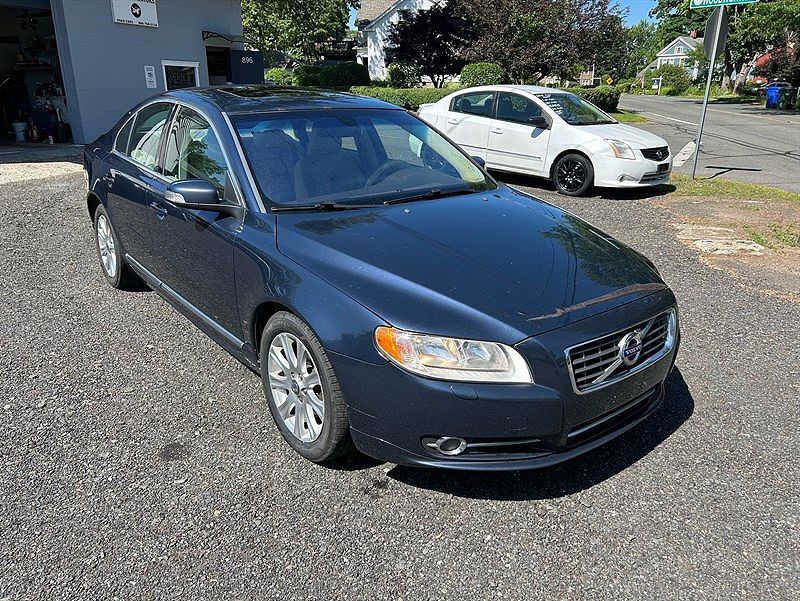 2011 VOLVO S80
