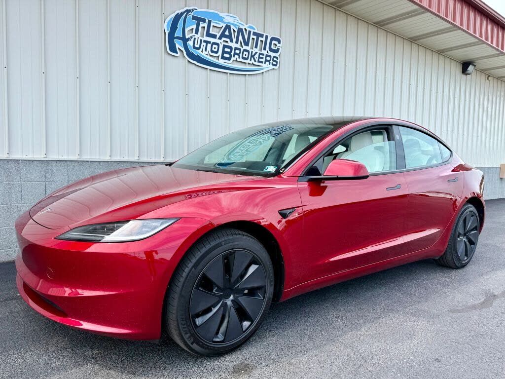 2025 TESLA Model 3