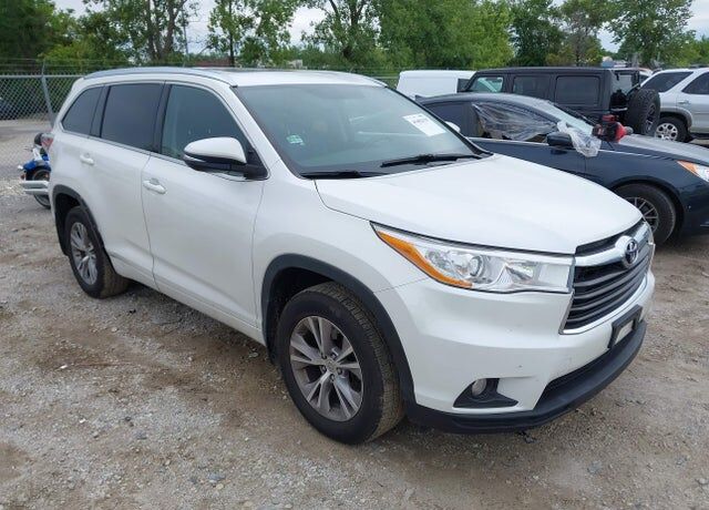 2015 TOYOTA Highlander