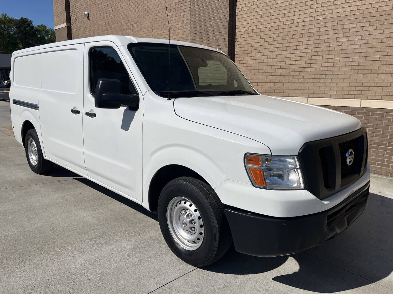 2016 NISSAN NV