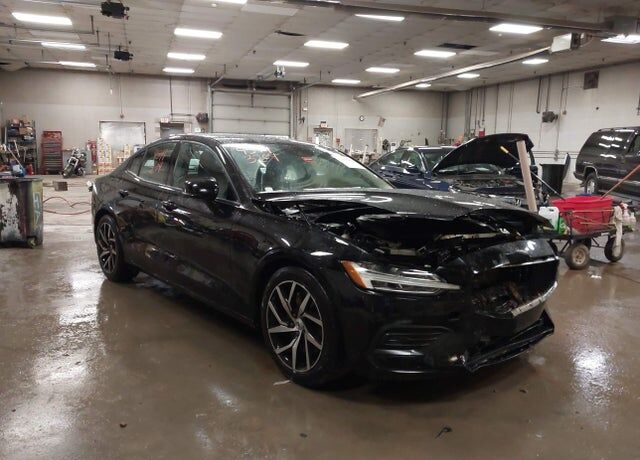 2019 VOLVO S60