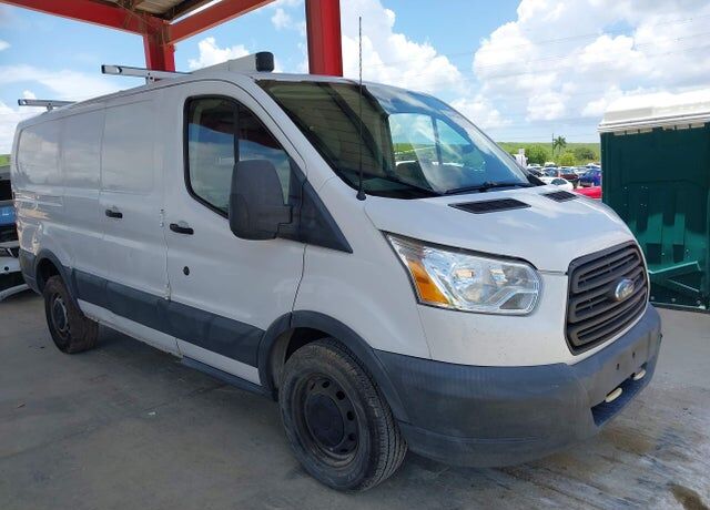 2015 FORD Transit