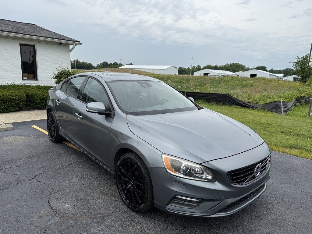 2017 VOLVO S60