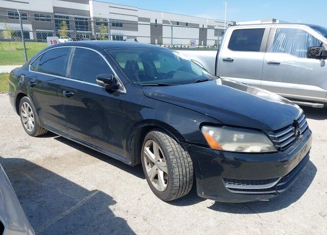 2013 VOLKSWAGEN Passat