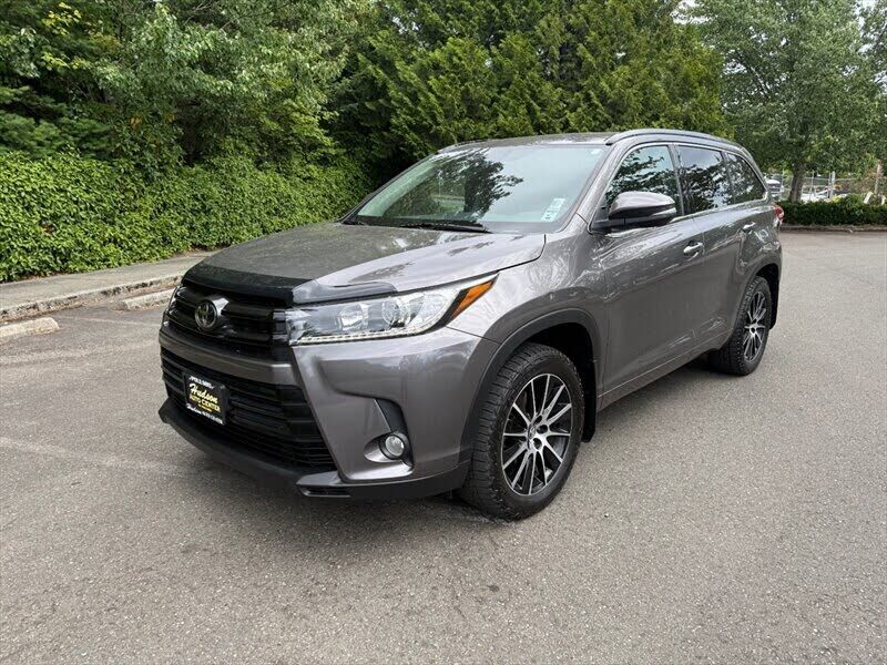 2017 TOYOTA Highlander