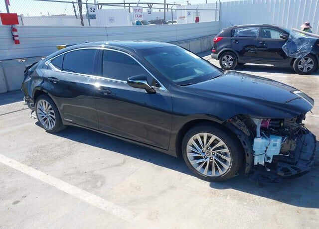 2022 LEXUS ES