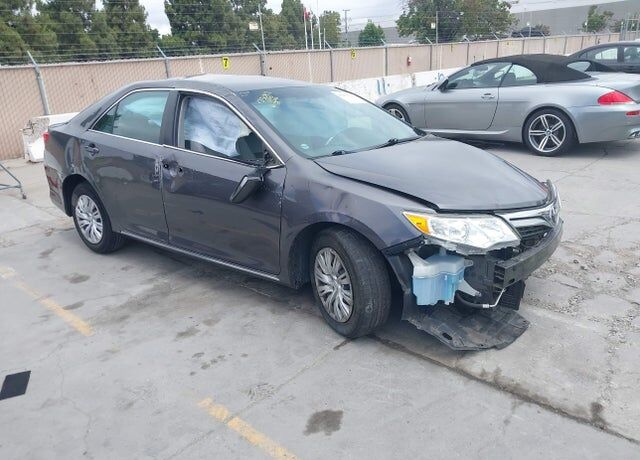 2013 TOYOTA Camry