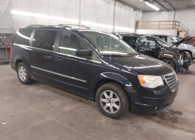 2010 CHRYSLER Town and Country