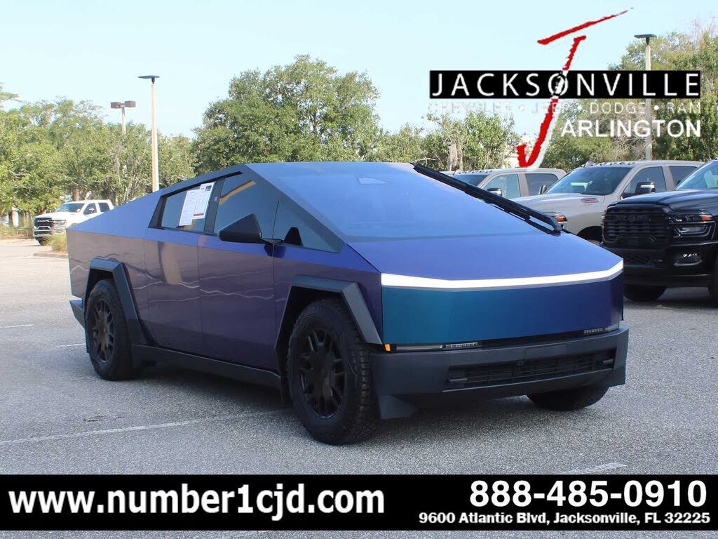 2024 TESLA Cybertruck