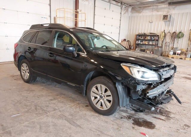 2016 SUBARU Outback