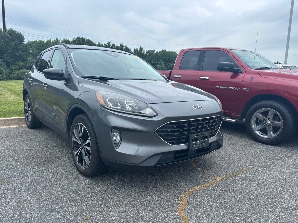 2021 FORD Escape