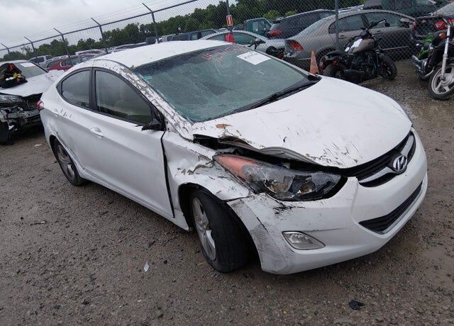 2012 HYUNDAI Elantra