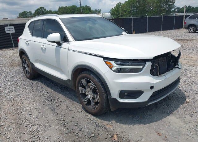 2019 VOLVO XC40