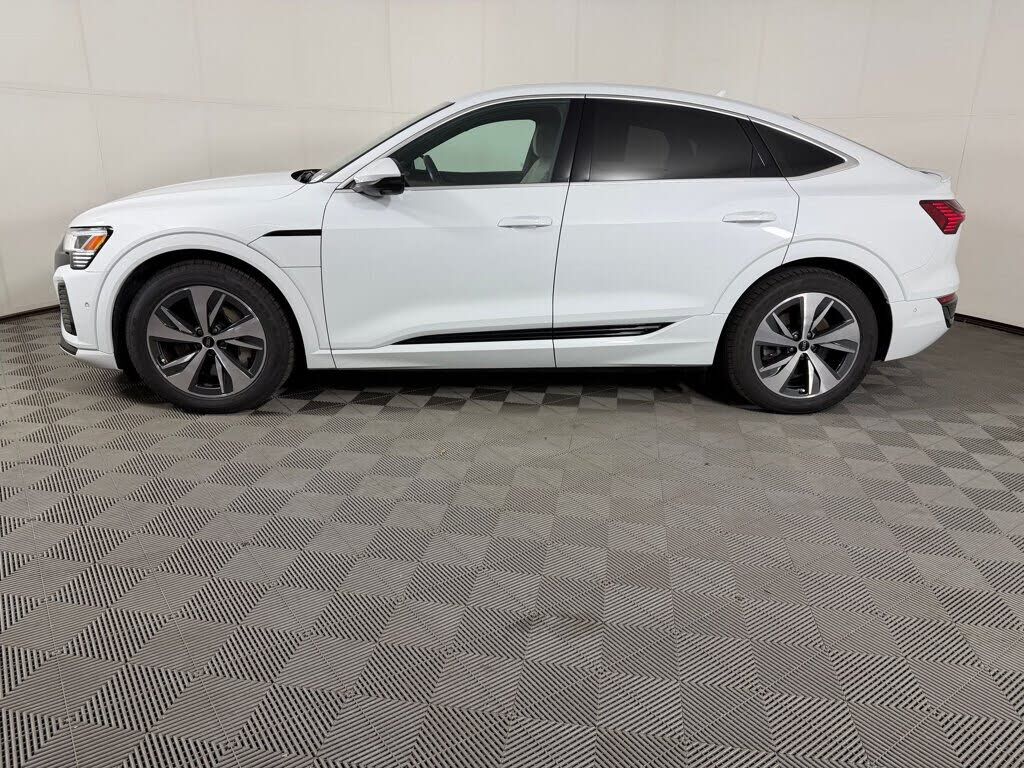 2024 Audi Q8