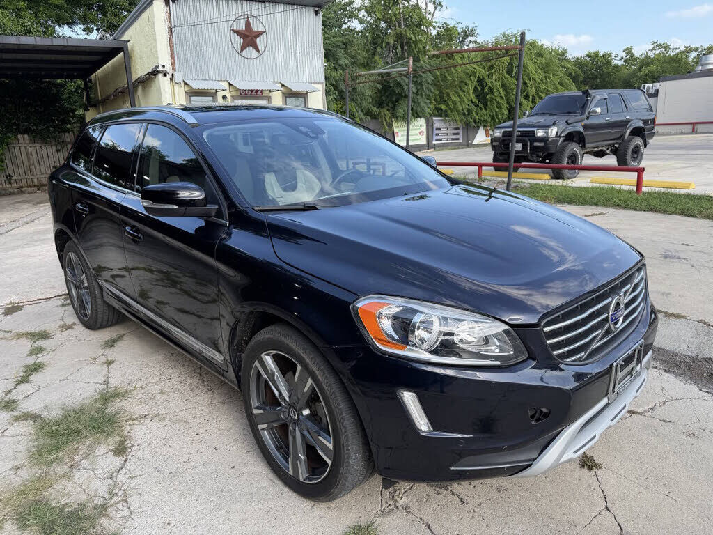 2017 VOLVO XC60
