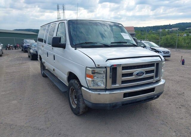 2011 FORD E-350