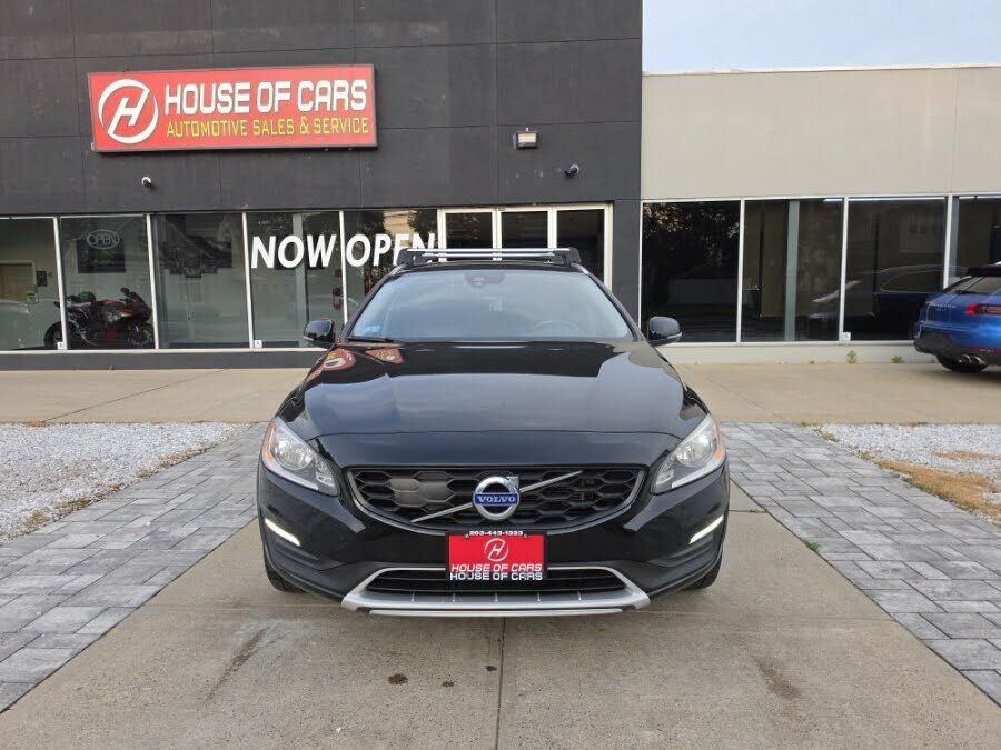 2017 VOLVO V60CC