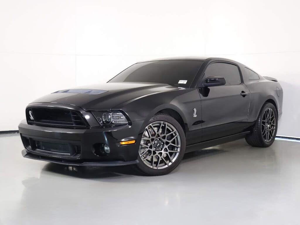 2013 FORD Mustang