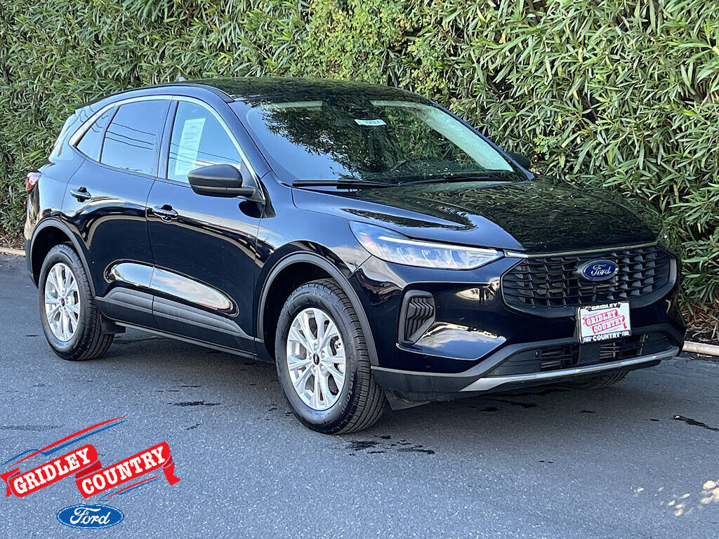2024 FORD Escape