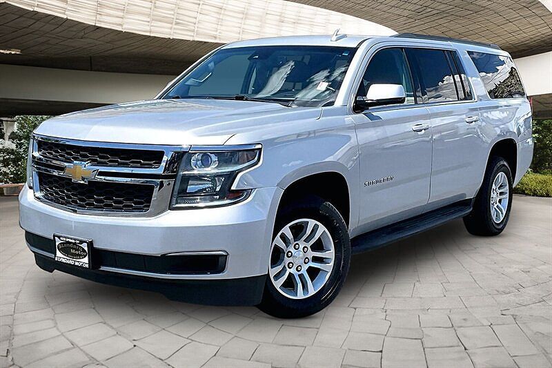 2017 CHEVROLET Suburban