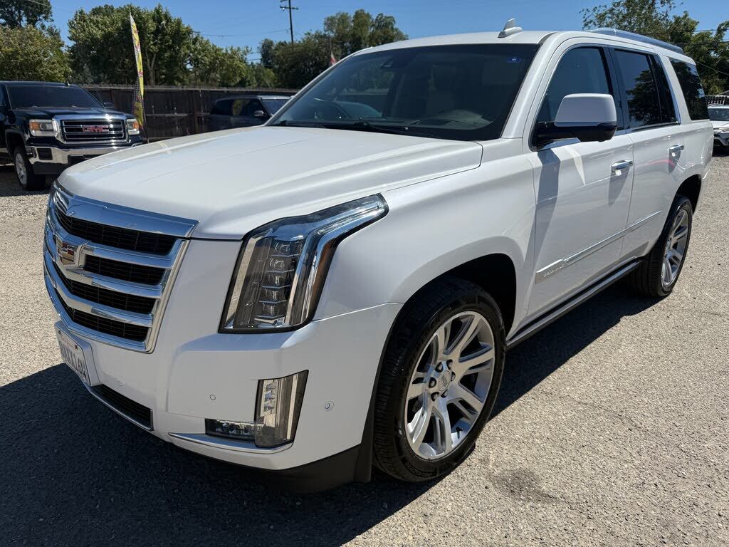 2017 CADILLAC Escalade