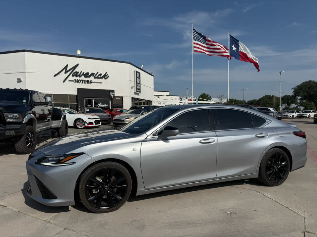 2022 LEXUS ES