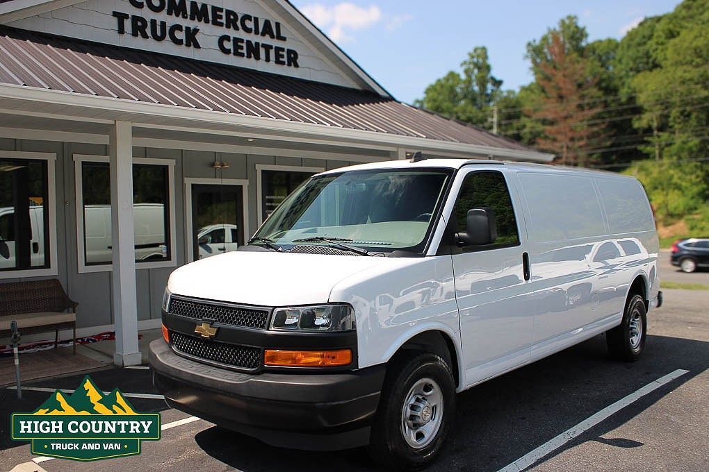 2023 CHEVROLET Express