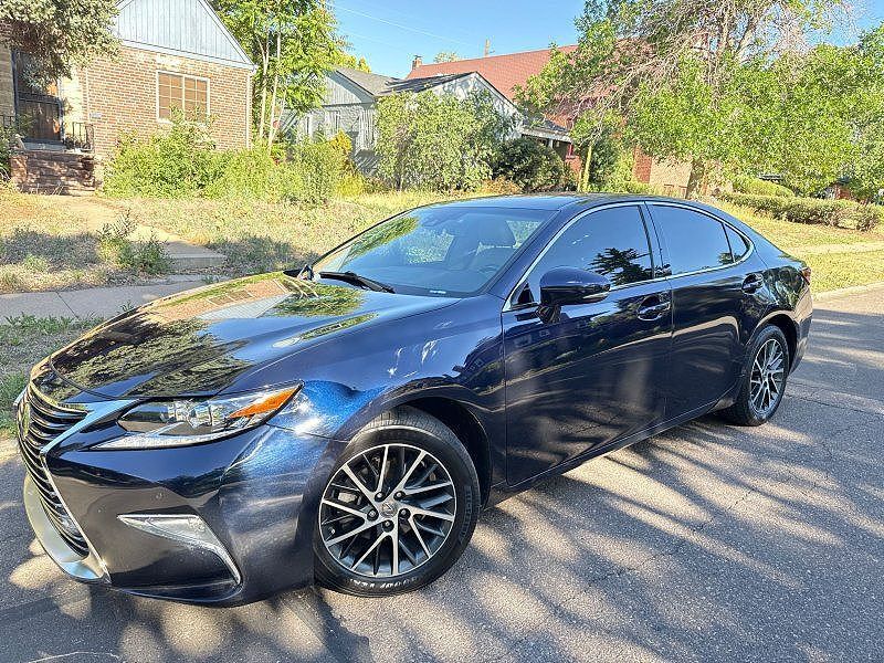 2018 LEXUS ES