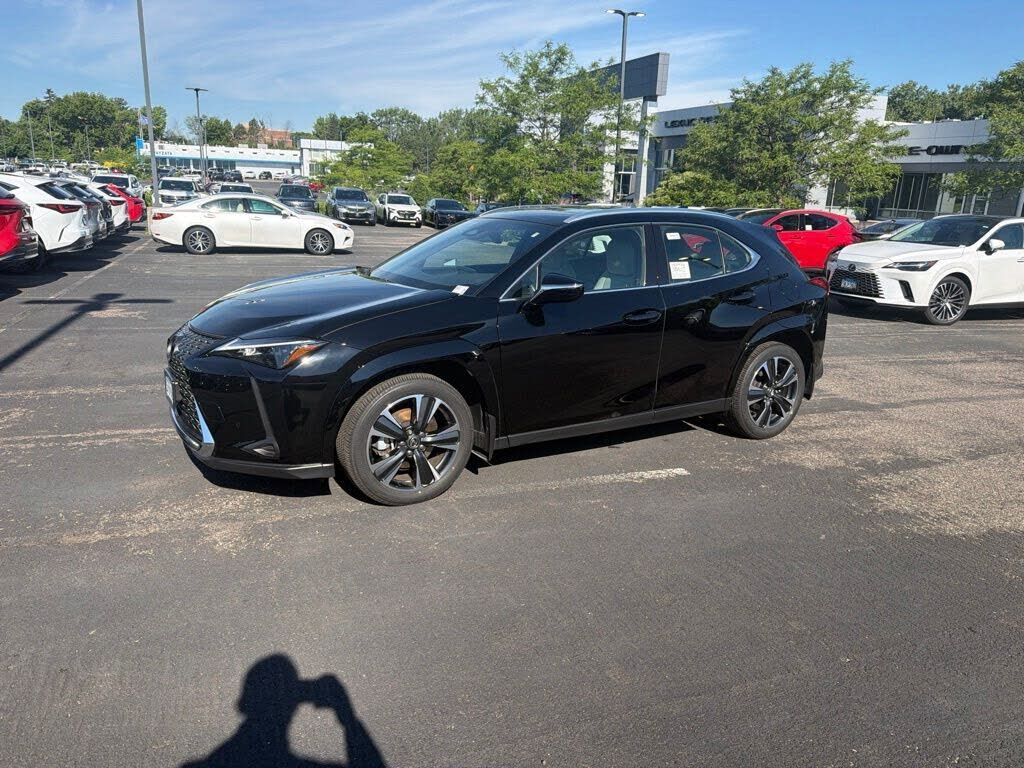 2025 LEXUS UX