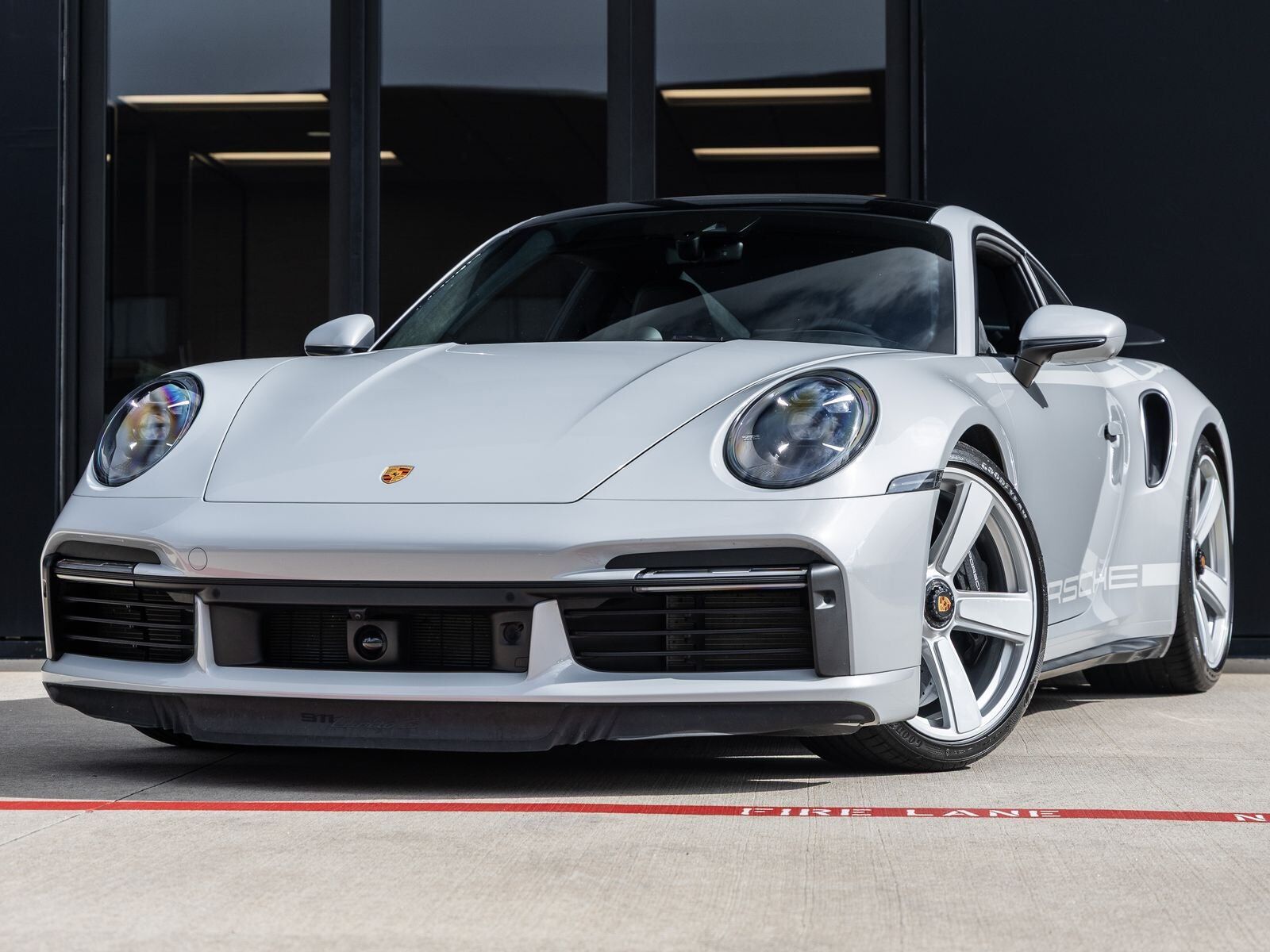 2025 PORSCHE 911