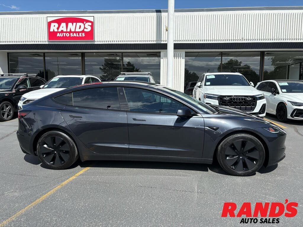 2024 TESLA Model 3