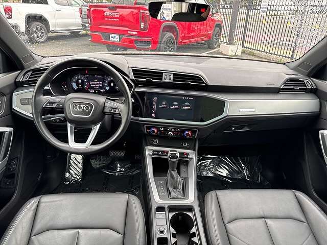 2022 Audi Q3
