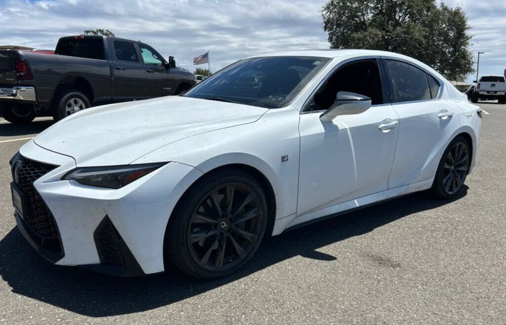 2021 LEXUS IS