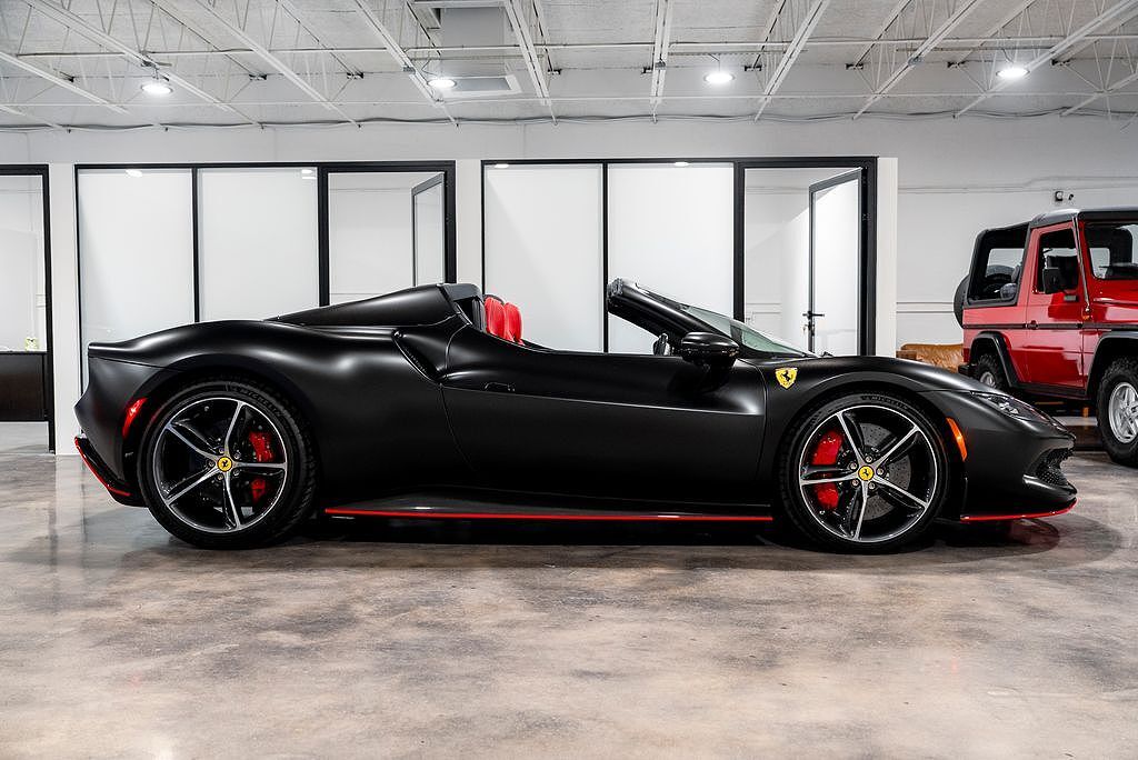 2025 FERRARI 296 GTS