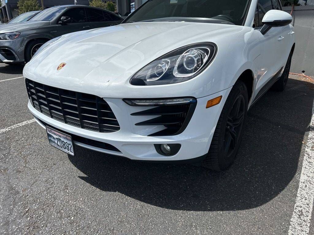2018 PORSCHE Macan
