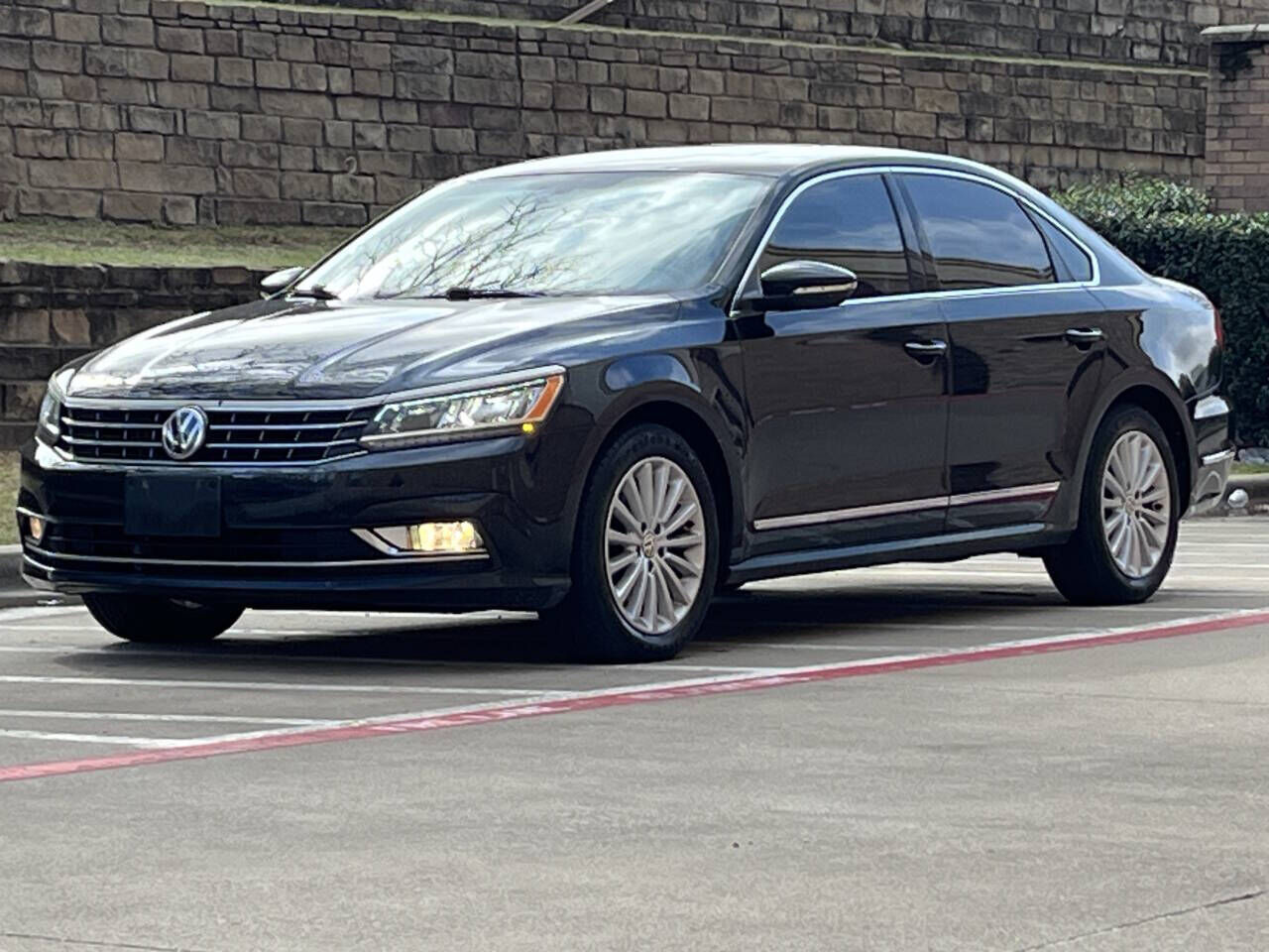 2016 VOLKSWAGEN Passat