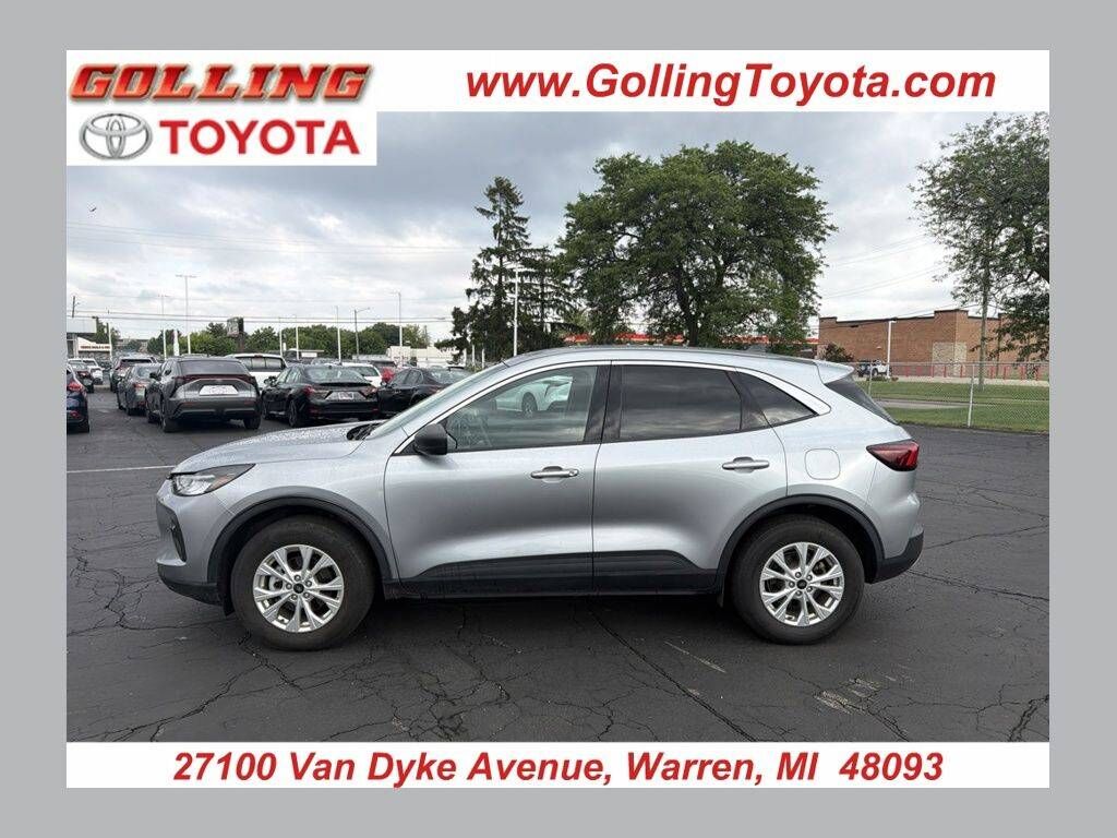 2024 FORD Escape