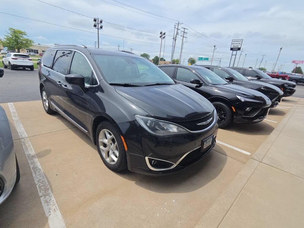 2017 CHRYSLER Pacifica