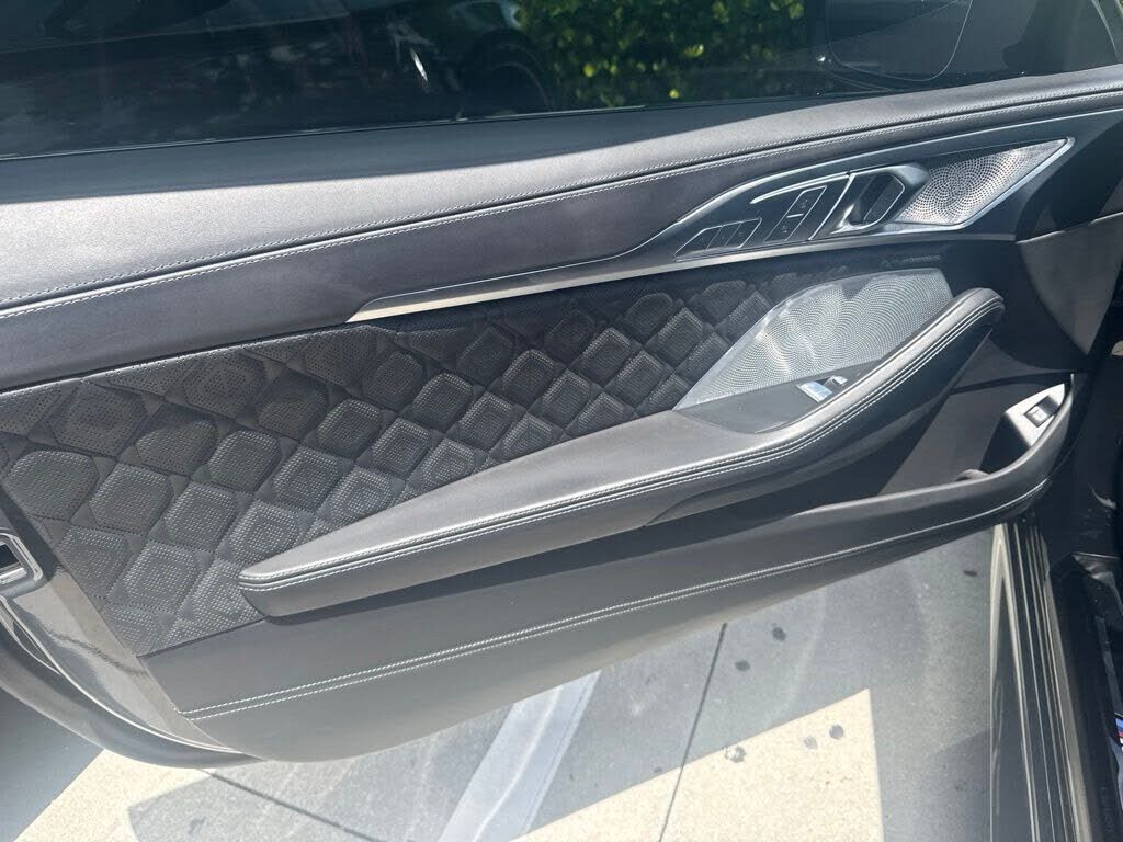 2025 BMW M8
