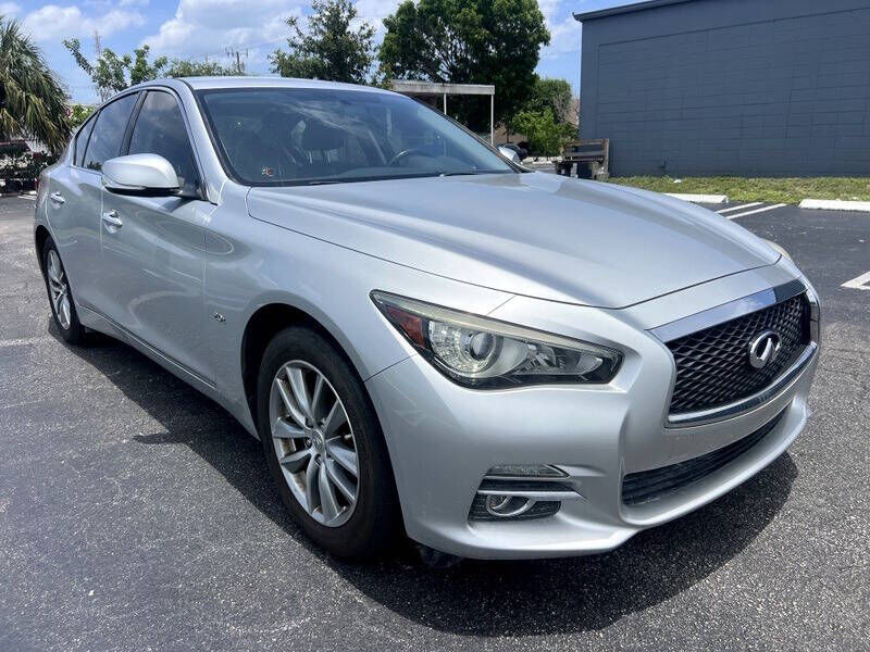 2017 INFINITI Q50