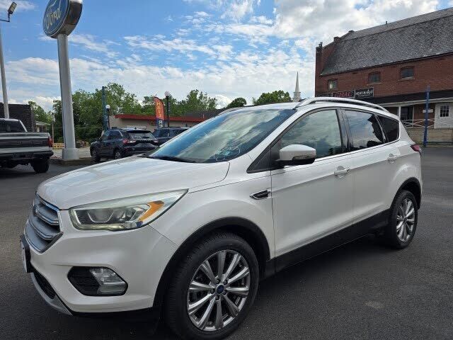 2017 FORD Escape