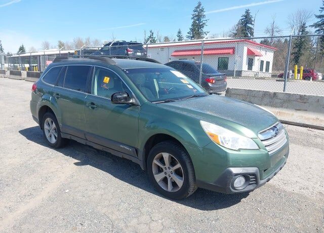 2013 SUBARU Outback