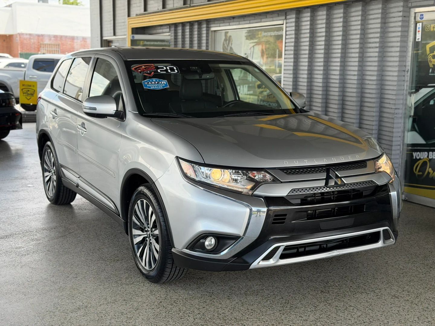 2020 MITSUBISHI Outlander