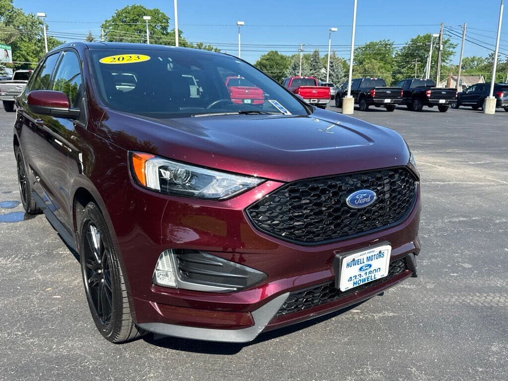 2023 FORD Edge