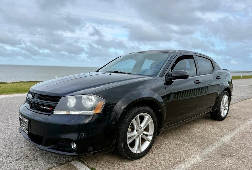 2013 DODGE Avenger