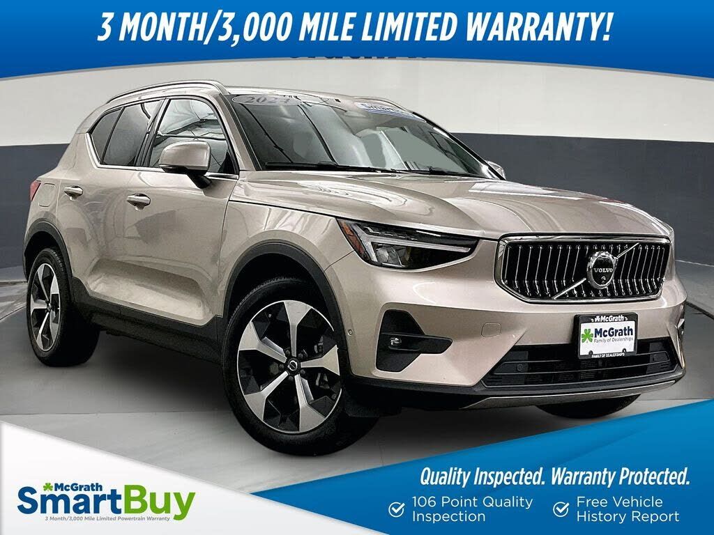 2024 VOLVO XC40
